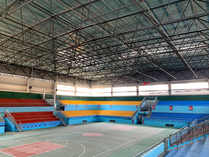 阿尔山体育馆网架